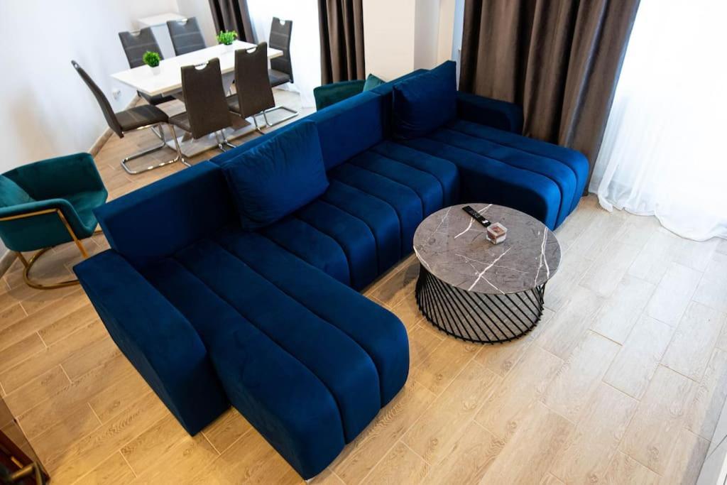 Ultra Central Luxury 3Br 2Bath Apt & Amazing Views บูคาเรสต์ ภายนอก รูปภาพ