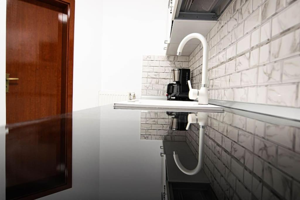 Ultra Central Luxury 3Br 2Bath Apt & Amazing Views บูคาเรสต์ ภายนอก รูปภาพ