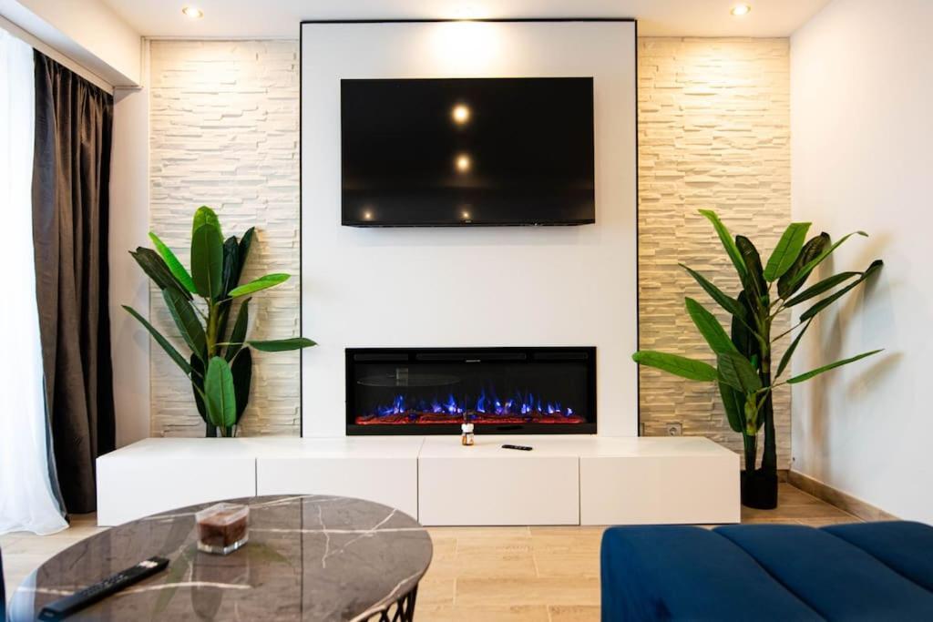 Ultra Central Luxury 3Br 2Bath Apt & Amazing Views บูคาเรสต์ ภายนอก รูปภาพ